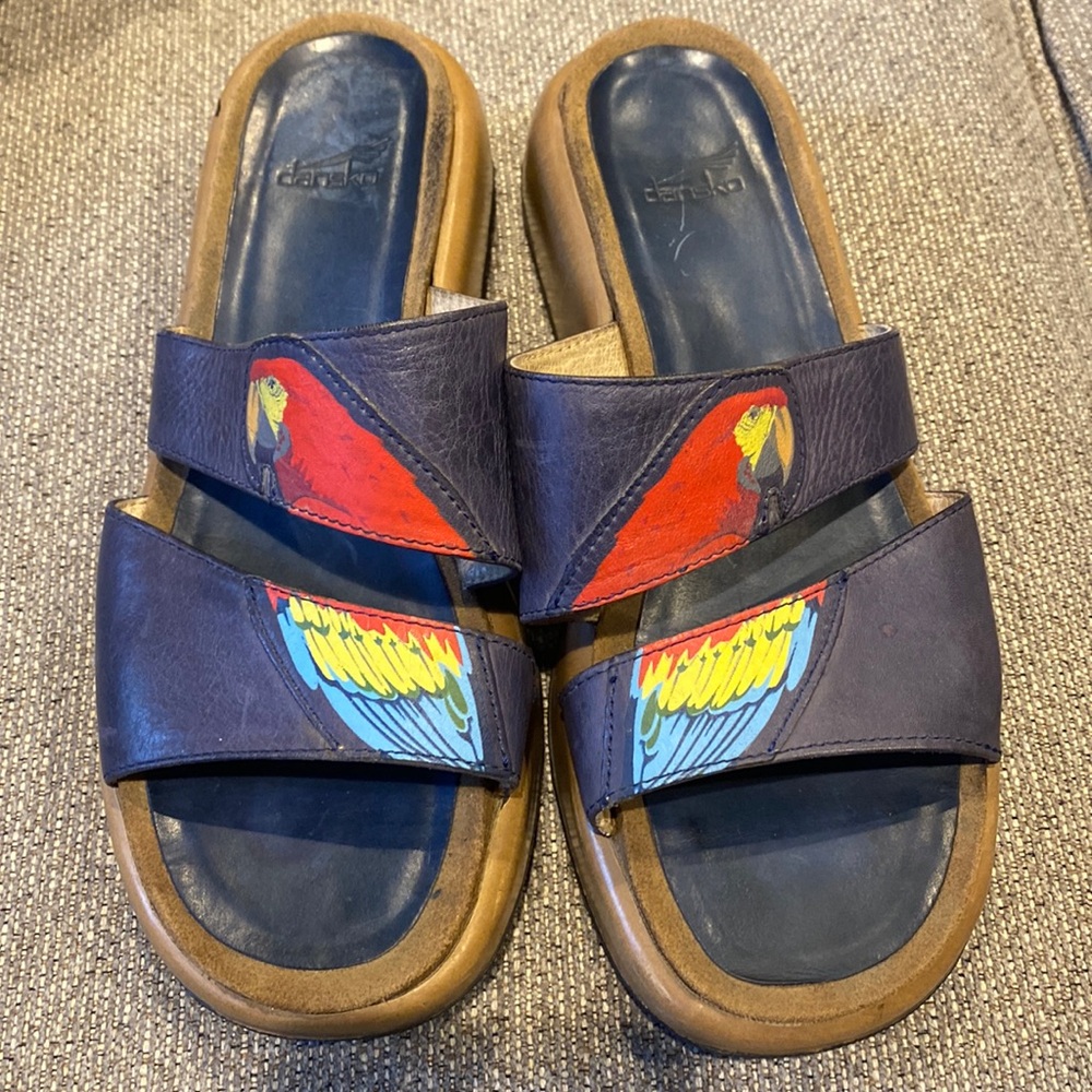 Dansko slip ons size 39(9)